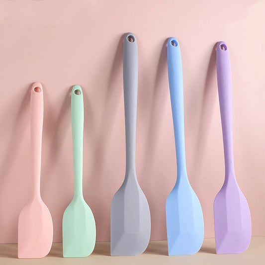 1Pcs Cream Cake Silicone Baking Spatula Scraper Non-stick Kitchen Butter Pastry Blenders Salad Mixer Batter Pies Cooking Tools